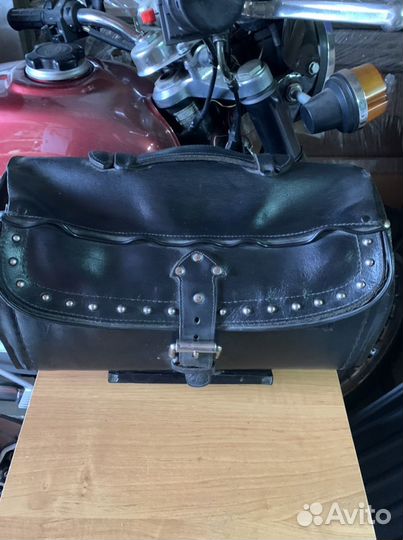 Ветровое стекло и кофр на мотоцикл
