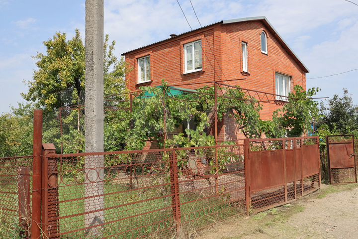 Дача 50,6 м² на участке 10 сот.