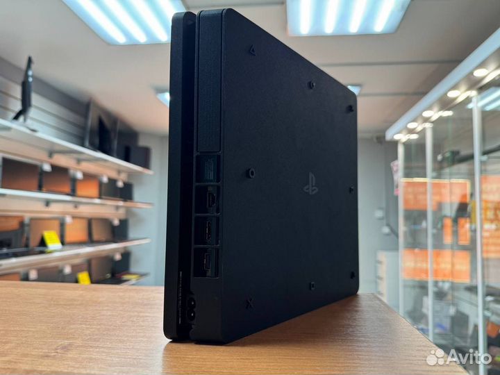 Sony playstation 4 slim 1tb 2 геймпада и игра