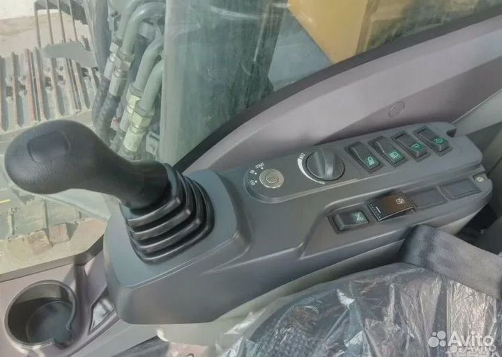 Гусеничный экскаватор XCMG XE215C, 2023