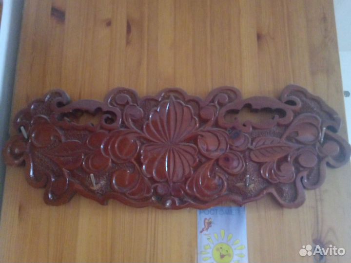 Резьба по дереву. Вешалки