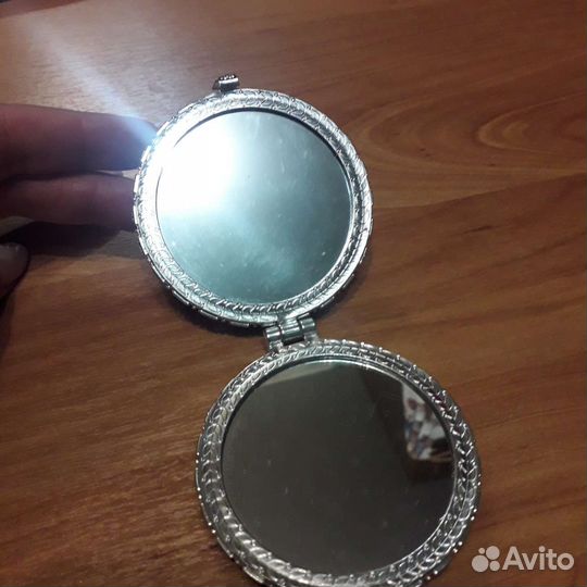 Зеркальце карманное