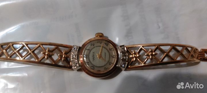 Часы наручные женские чайка