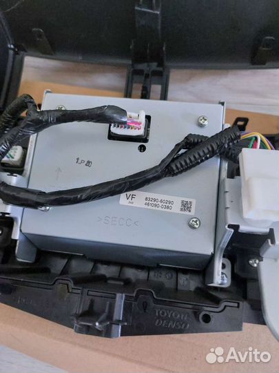 Штатный монитор Toyota Land Cruiser 150 Prado