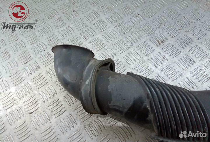 Патрубок воздушного фильтра volkswagen touareg 1 рестайлинг (2007-2010) 3.0 7l6129609e