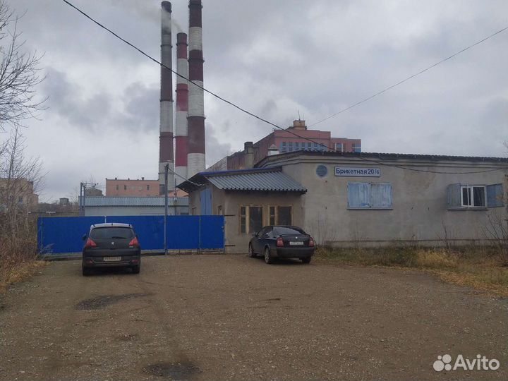 Работник столярного цеха