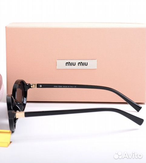 Солнцезащитные очки miu miu