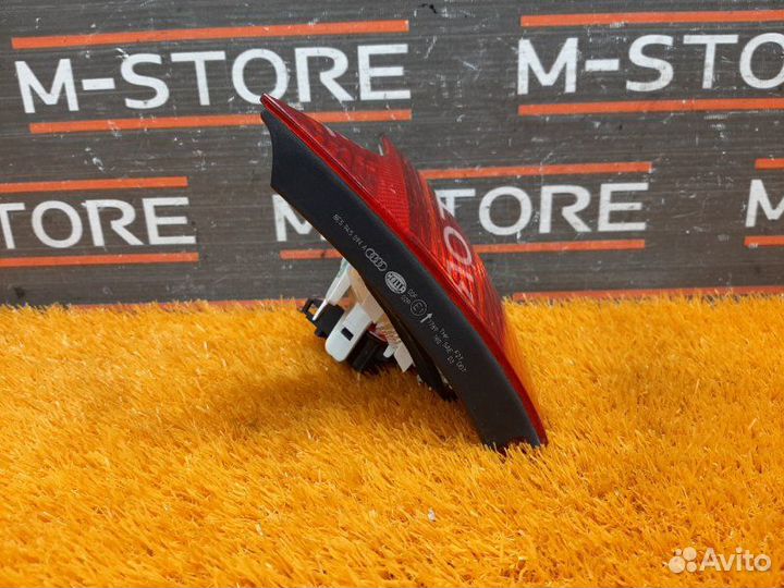 Фонарь крышки багажника задний правый Audi A4