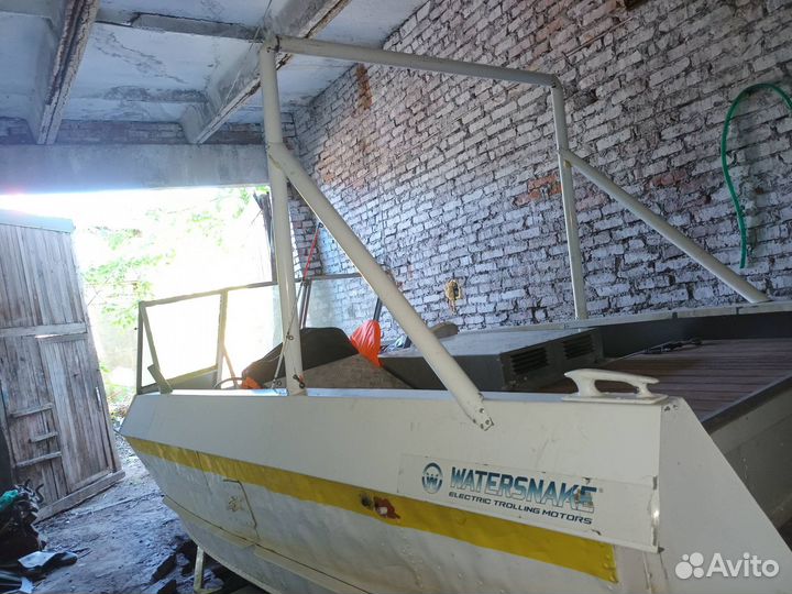 Катер Прогресс-4 (водомет)