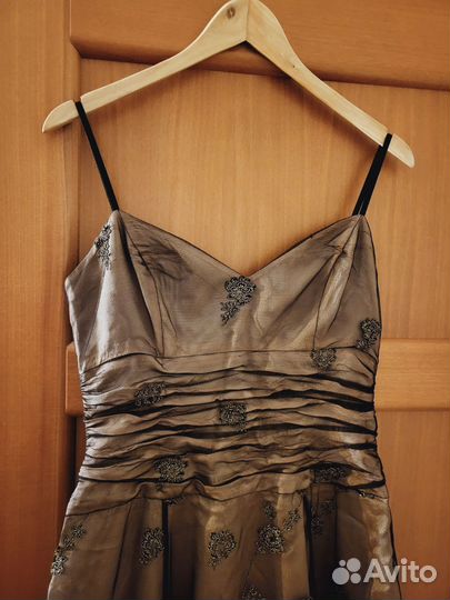 Нарядное платье