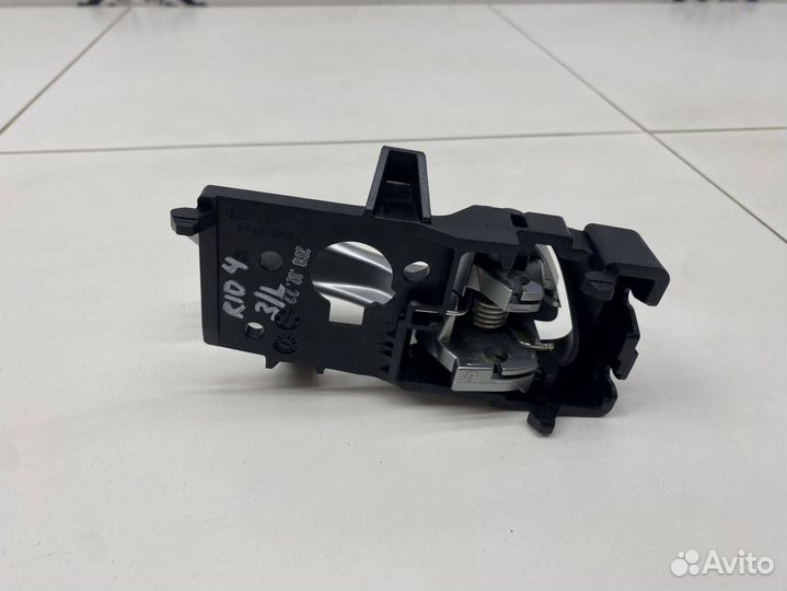 Ручка двери задней внутренняя левая Kia RIO IV (Y