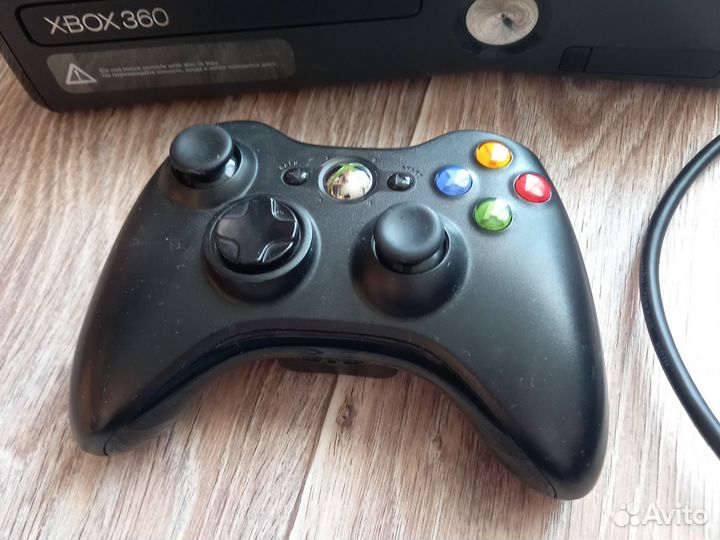 Xbox 360 Slim + кинект + игры + 320GB + hdmi