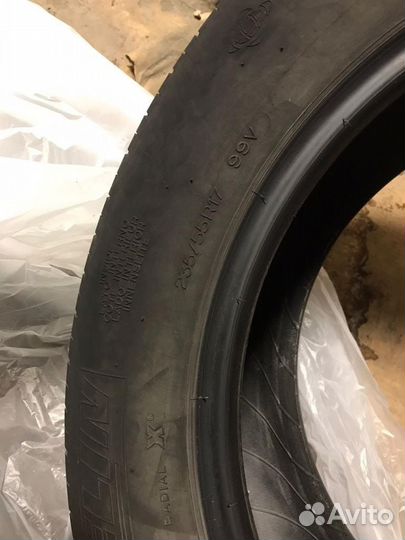 Michelin Pilot Exalto 235/55 R17