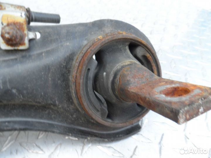 Рычаг задний правый Honda Odyssey 3