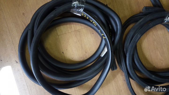 Уплотнители дверного проема Форд фокус1