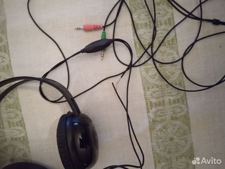 Проводные наушники