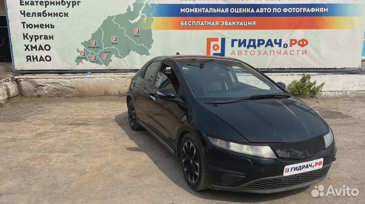 Накладка порога заднего правого внутренняя Honda Civic (5D) 84211-SMG-E02ZA