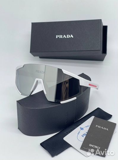 Солнцезащитные очки prada