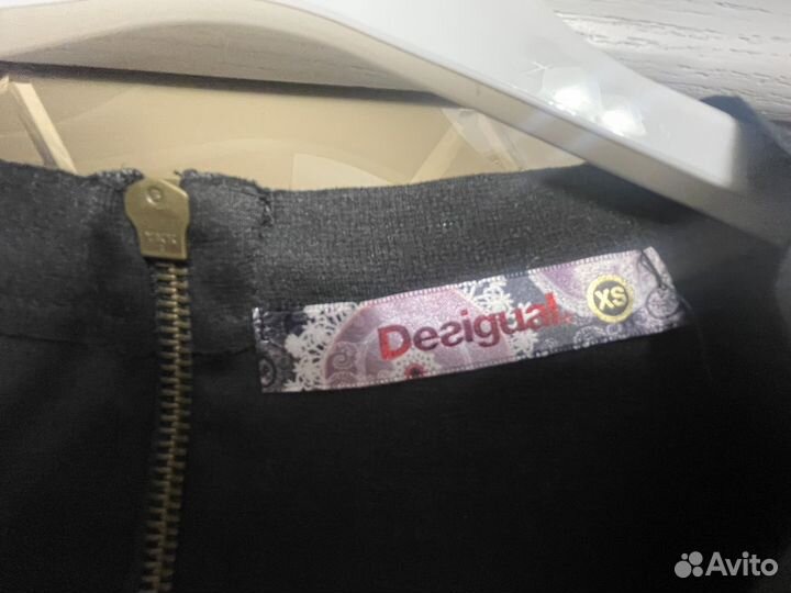 Платье женское Desigual. XS