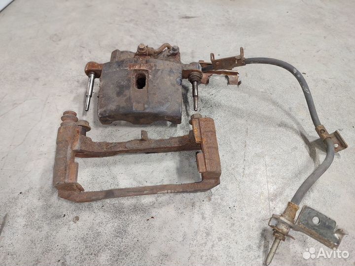 Суппорт передний правый Cadillac Escalade GMT800