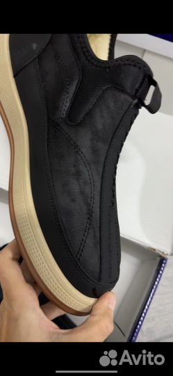 Ботинки мужские и футболки