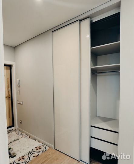 Шкаф на заказ под потолок