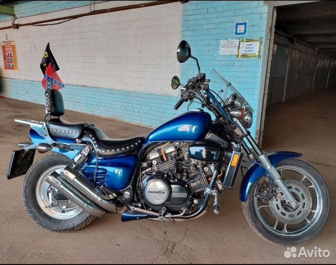 Honda Super Magna V45 (литр, кастом)