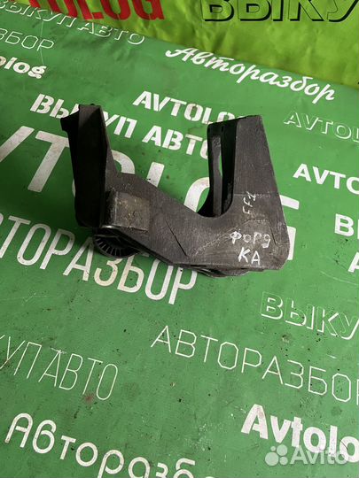 Кронштейн генератора Ford Fiesta
