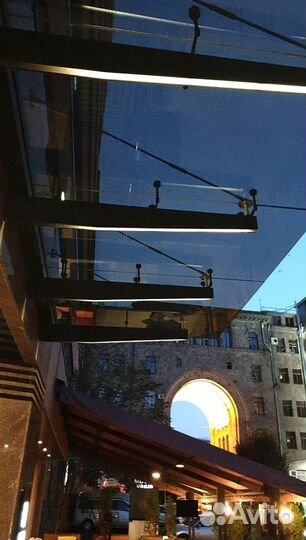 Стеклянный козырек от производителя