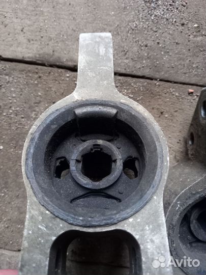 Сайлентблок передней подвески VAG