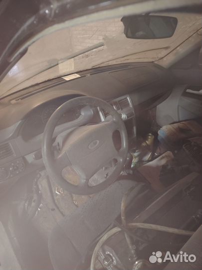 LADA Priora 1.6 МТ, 2010, битый, 150 000 км