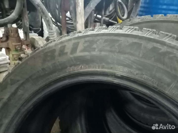 Bridgestone Blizzak Spike-02 SUV 225/60 R17 112T