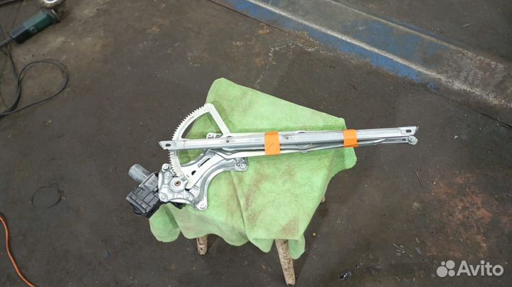 Стеклоподъемники, передний левый и задний левый