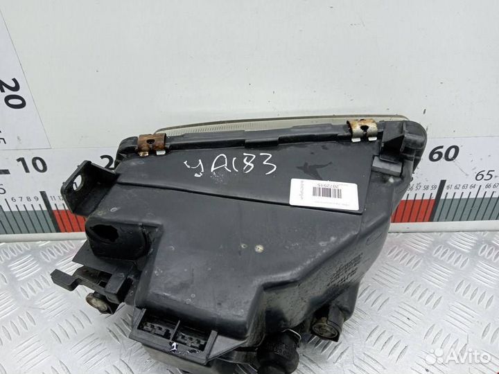 Фара правая Audi A4 B5 1998 8D0941030