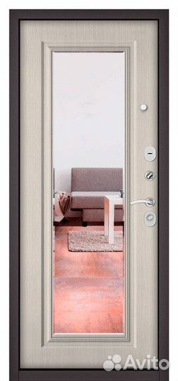 Входная дверь с зеркалом