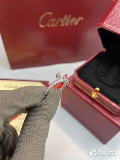 Кольцо из белого золота cartier juste un clou