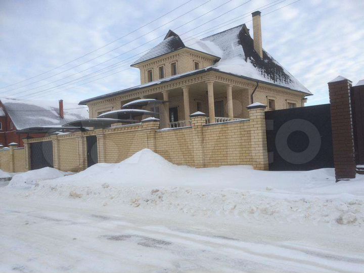 Дом 300 м² на участке 10 сот.