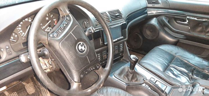 BMW 5 серия 2.5 МТ, 2001, битый, 25 000 км