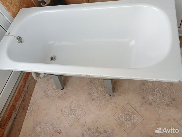 Ванна акриловая стальная