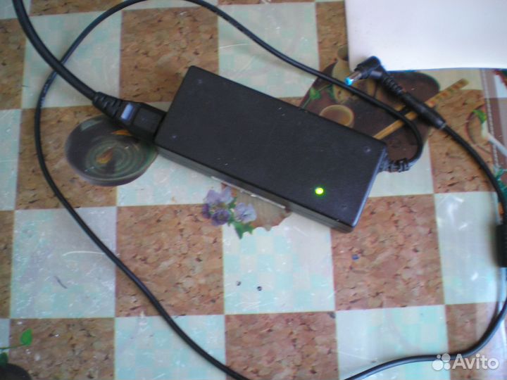 Блок питания- зарядное устр. ноутбука 19v, 4,74а