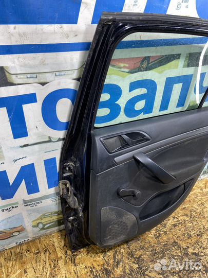 Дверь зад правая дефект Шкода Октавия А5