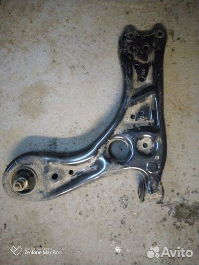 Рычаг передний левый Поло седан