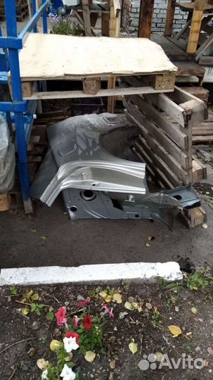 Крыло заднее левое на Марк 110