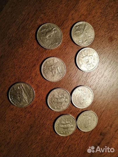 Продаются монеты 2 рубля 2000 года