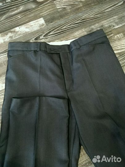 Костюм свадебный+ ещё одни брюки