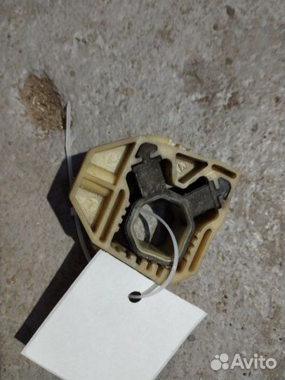 Кронштейн радиатора Volkswagen Passat B6 cdaa 2010