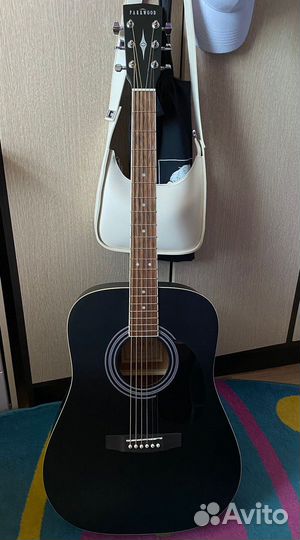Акустическая гитара