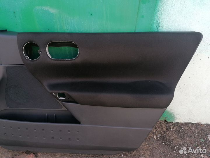 Передняя правая карта двери рено меган 2