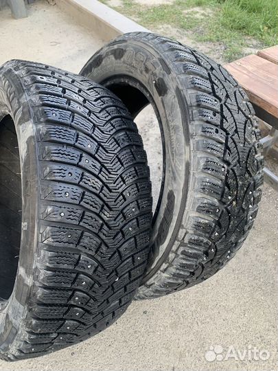 Michelin Latitude X-Ice 215/55 R16 97