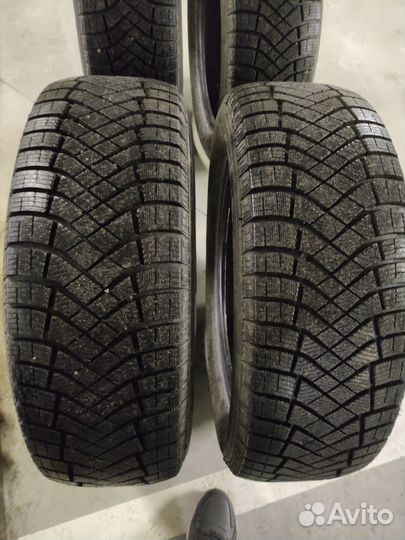 Pirelli Ice Zero FR 225/60 R18